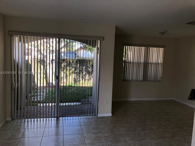 Foto del edificio - 11823 SW 152nd Ct