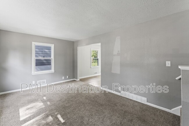 Building Photo - 8031 Wayne Ave