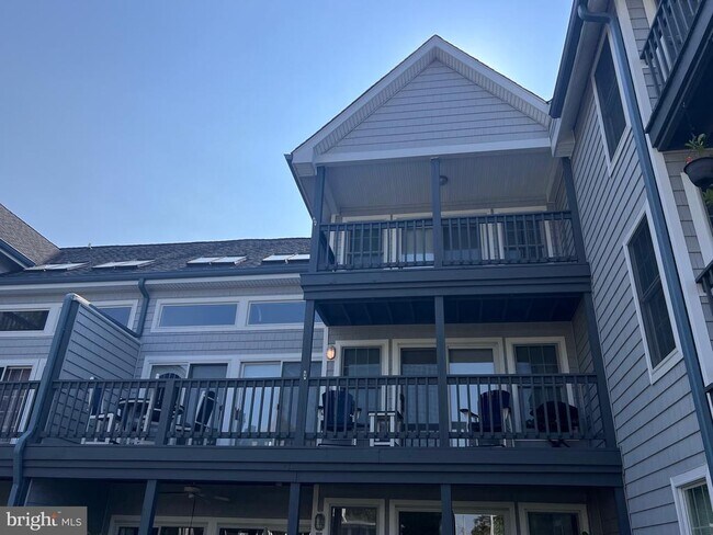 Building Photo - 1 Bayview Rd