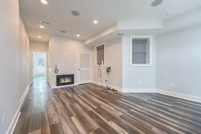 Building Photo - Sophisticated City Living: Spacious 2-BR, 2-BA Just 5 Blocks from Columbia Heights Metro!