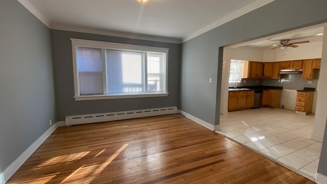 Building Photo - 7324 S Oglesby Ave