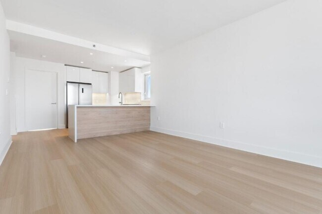 Foto del edificio - 2 bedroom in Brooklyn NY 11217