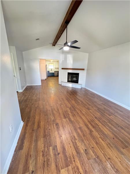 Foto del edificio - 1212 Knotts Dr