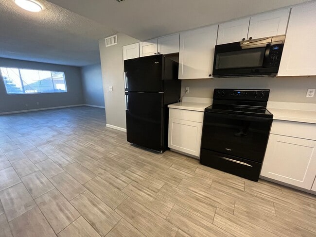 Building Photo - 3352 W Harmont Dr