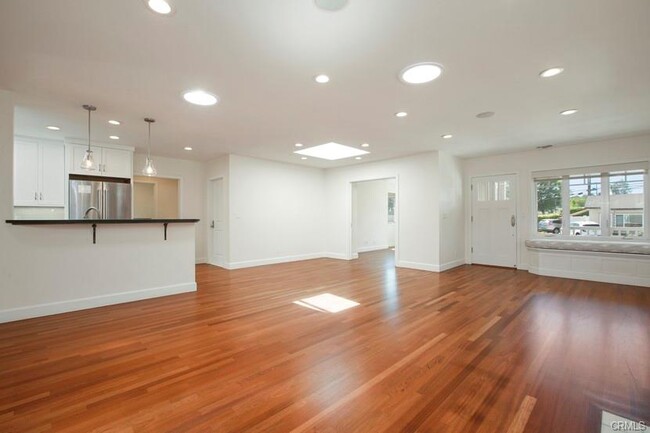 Foto del edificio - 22712 Kathryn Ave