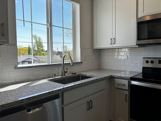 Building Photo - 937 Middle Rincon Rd