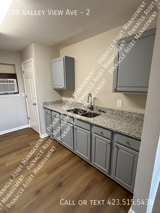 Foto del edificio - 208 Valley View Ave
