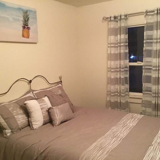 MOVE IN SPECIAL!!! HALF OFF FIRST MONTH'S Apartment for Rent in