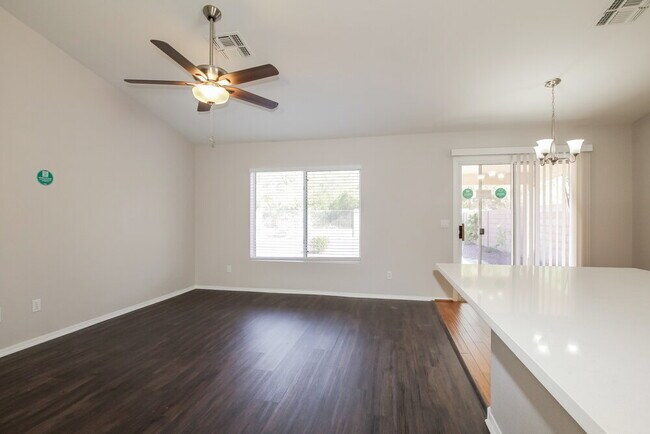 Foto del edificio - 18407 N 111th Dr