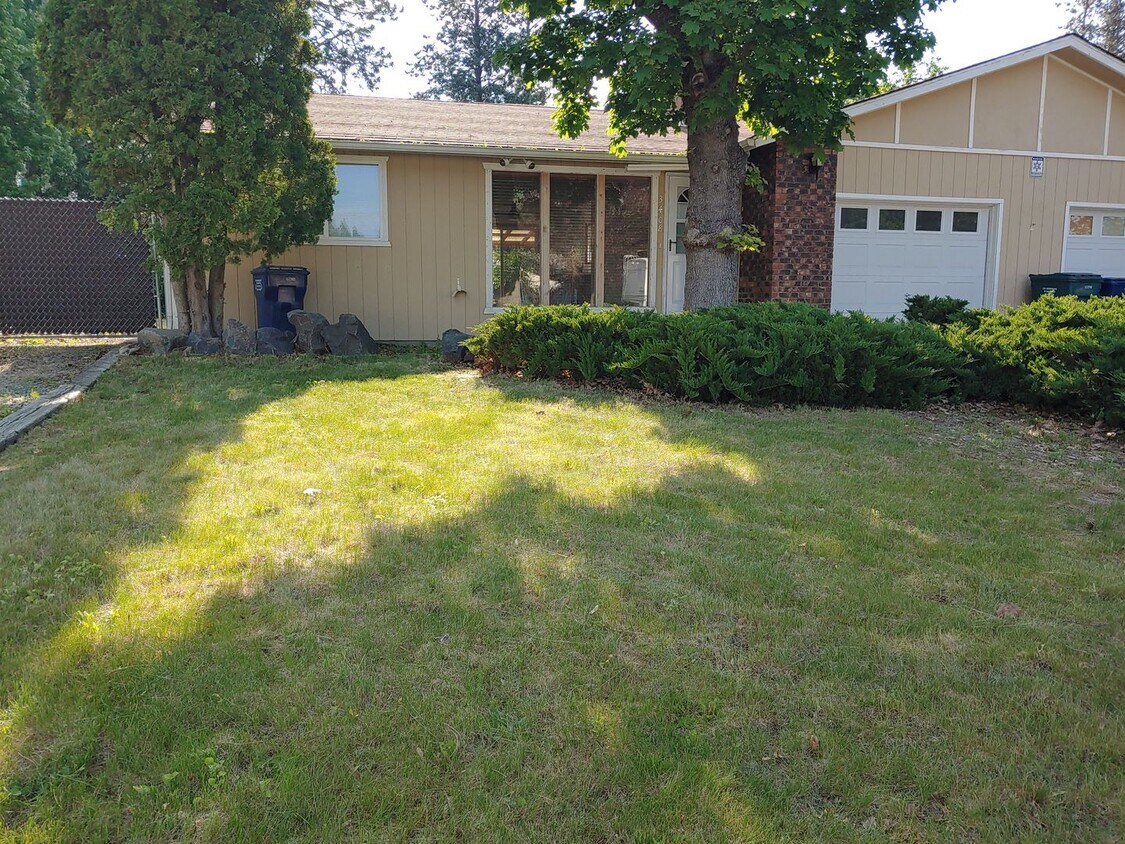 Foto principal - Totally Remodeled Large Duplex Convenientl...
