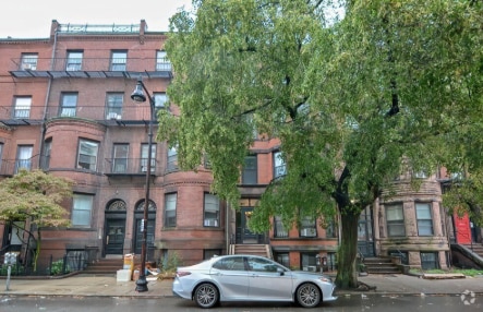 Building Photo - 511 Beacon St