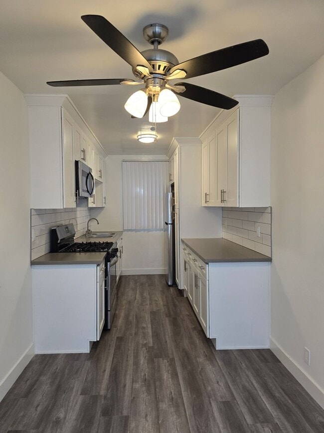 Building Photo - 3373 #6