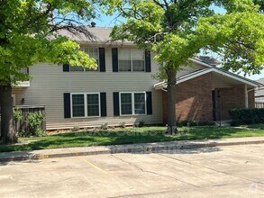 Building Photo - 3200 W Britton Rd