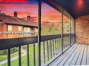 Foto principal - 2357 Tom Jones St