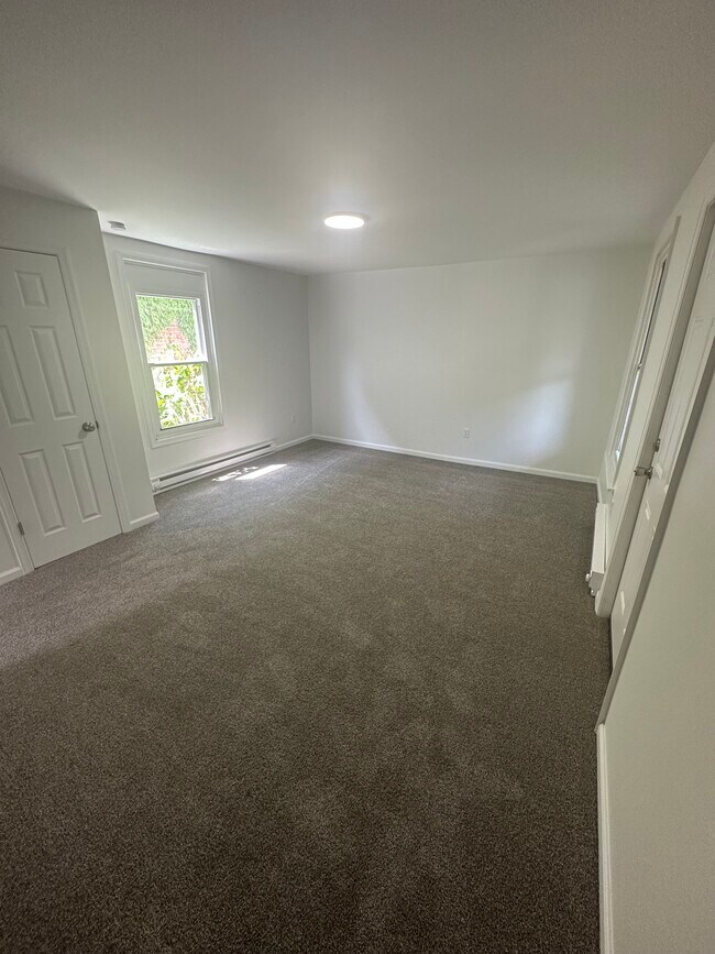 Living Room - 346 Beech St