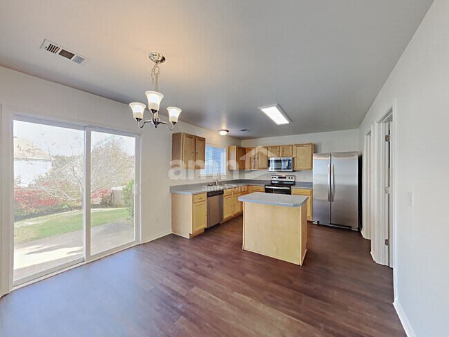 Building Photo - 1705 Emma Cir