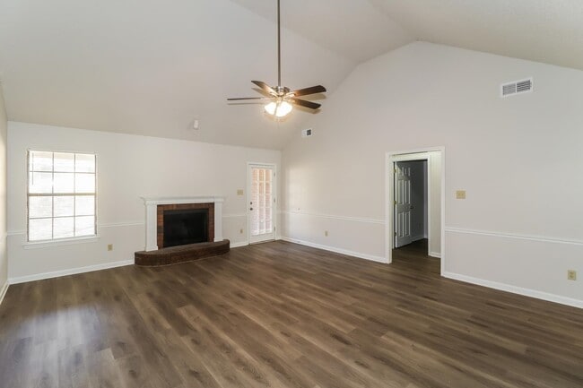 Building Photo - 7308 Stonington Dr