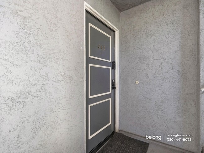 Building Photo - 26914 Flo Ln