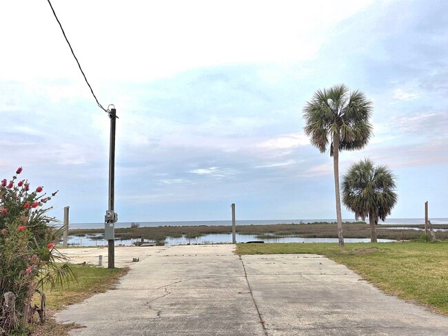 Foto del edificio - 21155 Keaton Beach Dr