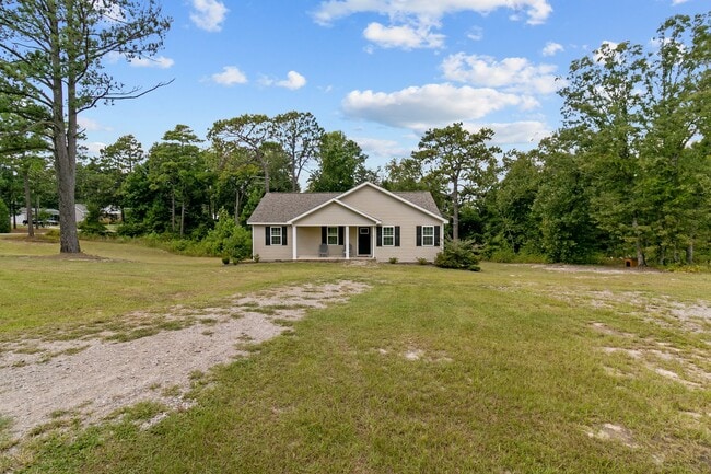 Front - 112 Savannah Ln