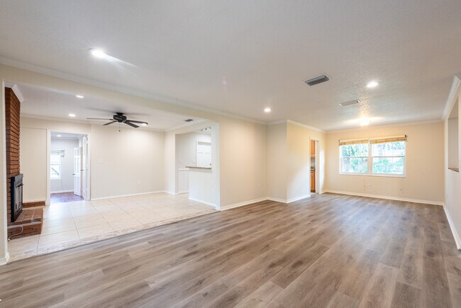 Building Photo - 306 Mission Hills Ave