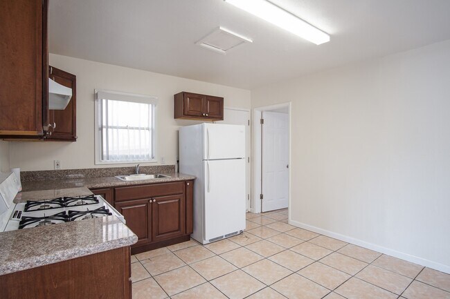 Building Photo - City Heights: Spacious 1bd/1ba House - Sin...