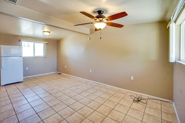 Building Photo - Adorable Central 1 bed 1 bath w/ Spacious ...
