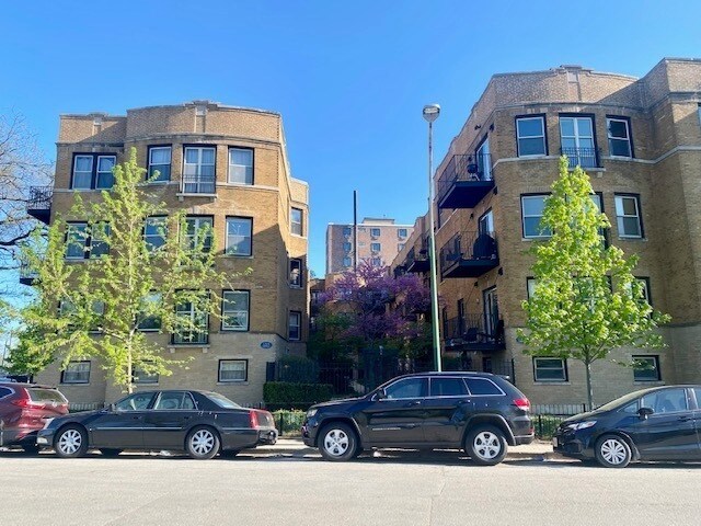 Foto principal - 1221 W Greenleaf Ave