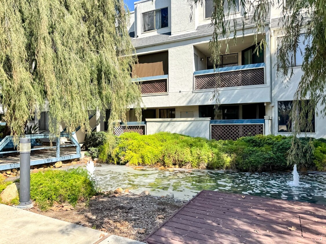 Foto principal - 1 Bedroom, 1 Bath Ground Floor Condo in th...