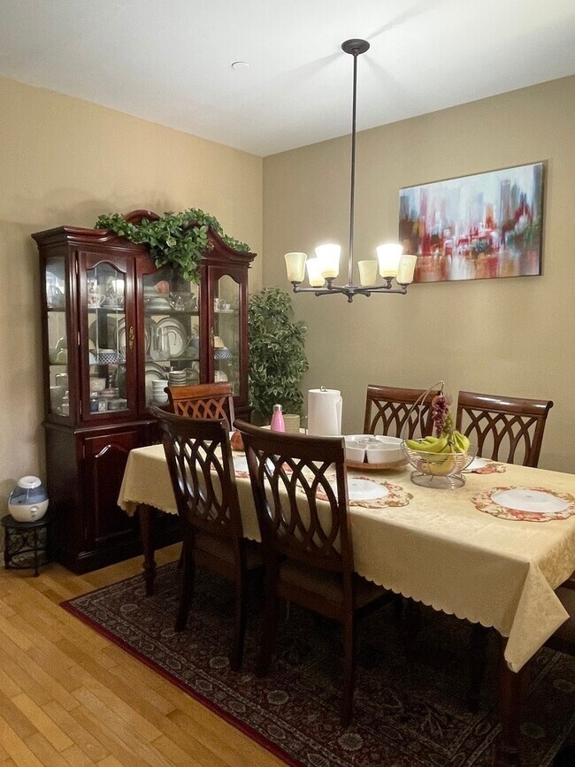 Foto del edificio - 2488 Waterbury Ln