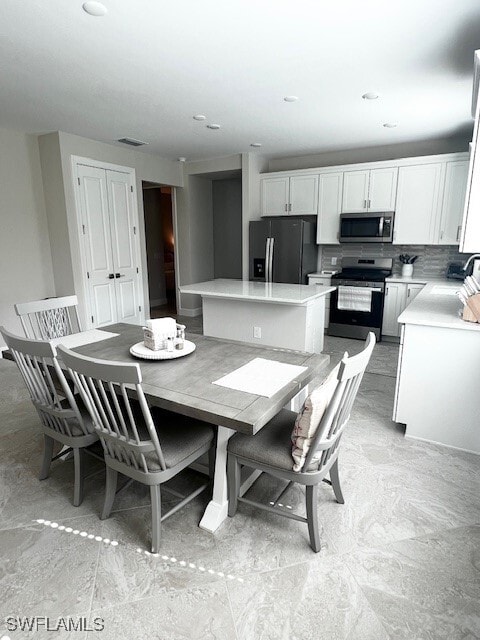 Building Photo - 17442 Caravita Ln