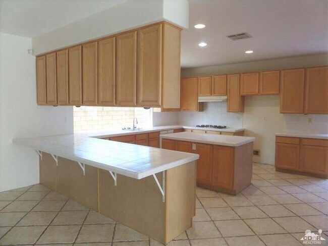 Foto del edificio - 78950 Galaxy Dr