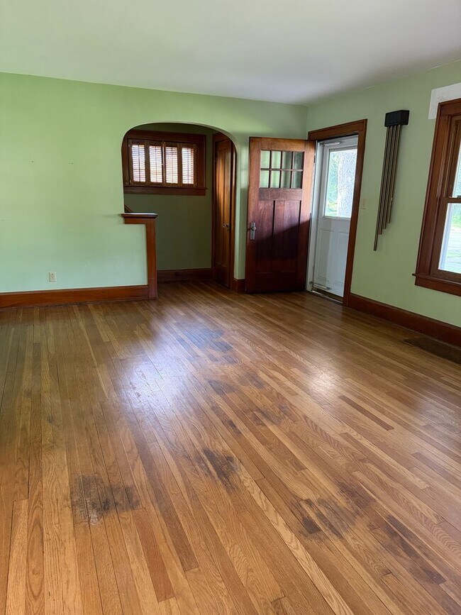 Foto del edificio - Pet-Friendly 3-Bedroom Elyria Home with $1,500 Total Monthly Price!