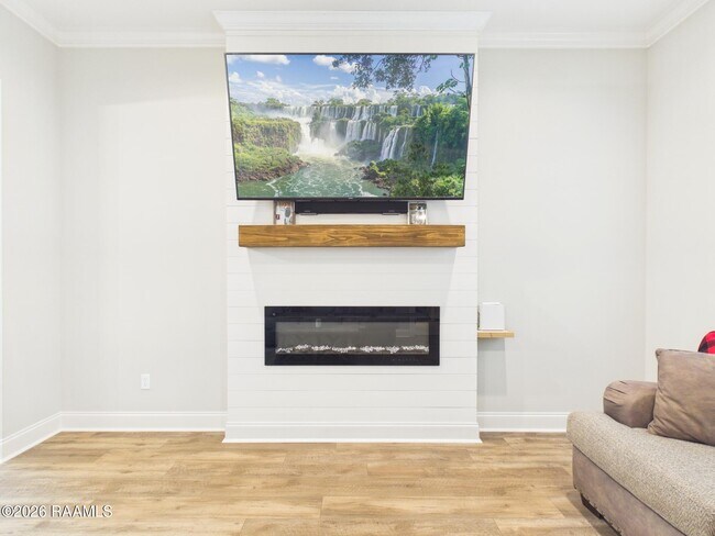 Foto del edificio - 301 Adry Ln