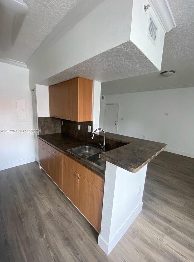 Foto del edificio - 11631 SW 2nd St