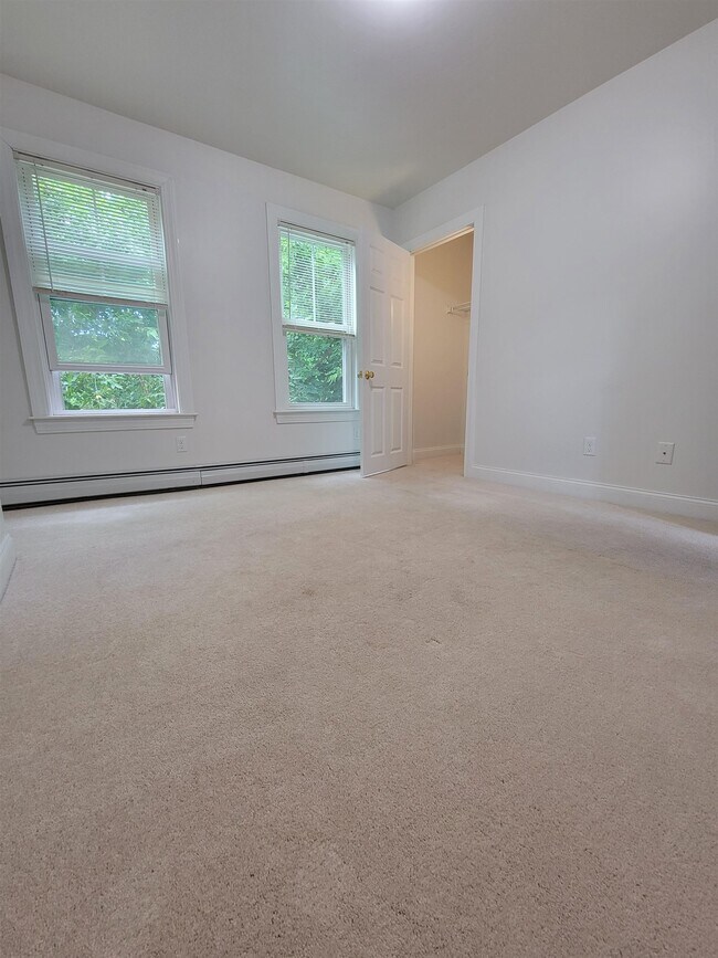 Foto del edificio - 21 Perley Ave