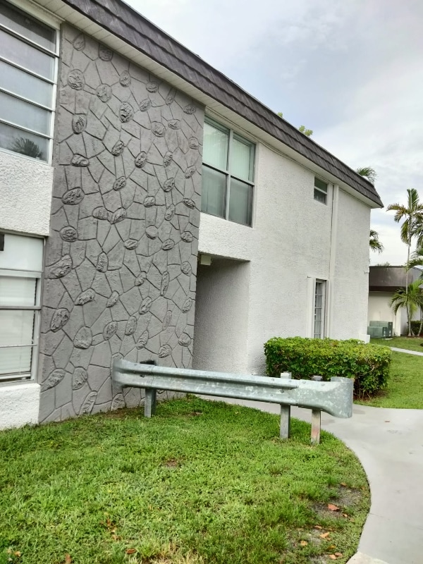 Building Photo - 10395 N Kendall Dr