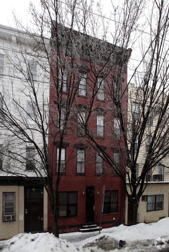 Building Photo - 137 Brunswick St