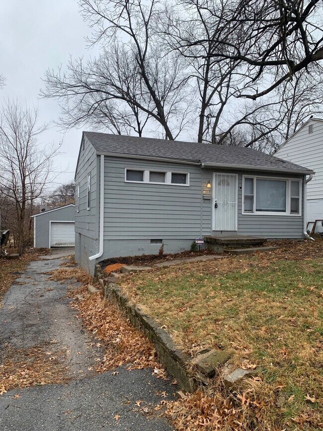 Foto del edificio - 1317 E 83rd Terrace, Kansas City, MO 64131