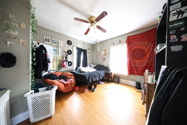 Photo - No brokers Fee, No Security Deposit, Small Dogs Friendly, Backyard, Eat-in Kitchen Apartment