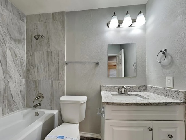 Foto del edificio - 3816 Sycamore Ln