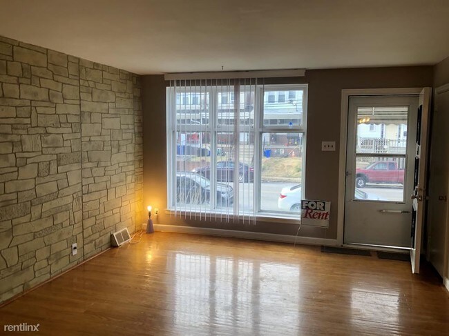 Building Photo - 3 br, 1.5 bath Townhome - 5381 1/2 Charles St