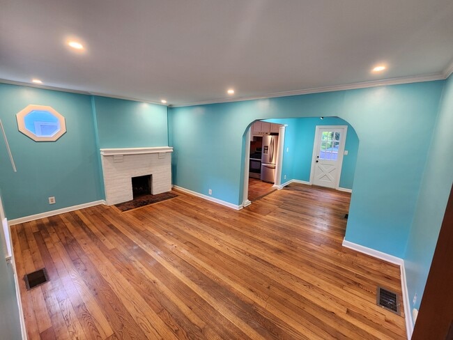 Building Photo - 1288 Oak Grove Ave SE