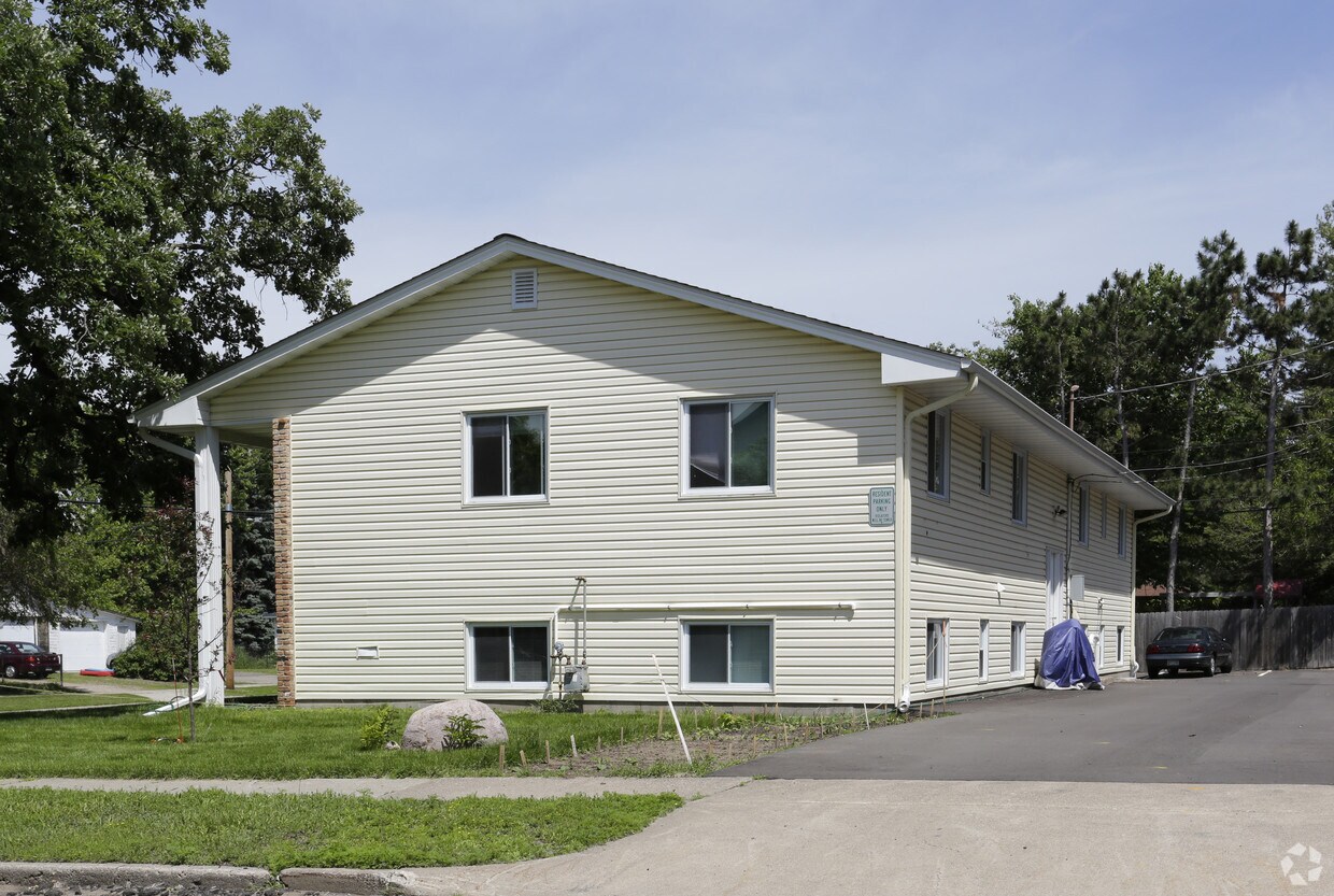 1802 6th Ave, Anoka, MN 55303 Apartments in Anoka, MN