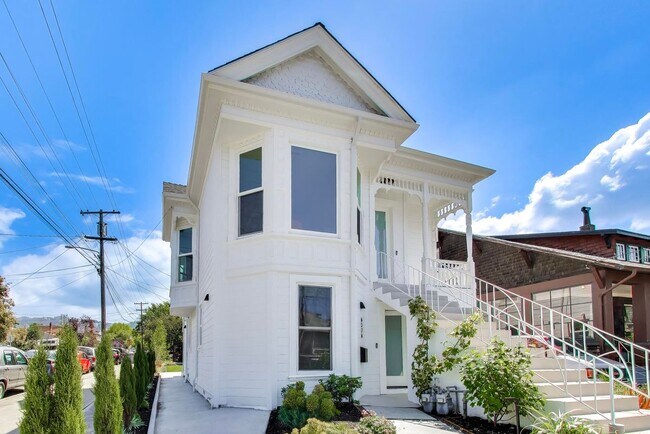 Building Photo - 6528 Raymond St