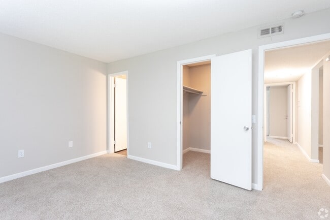 Building Photo - Rosen at North Hills