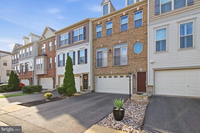 Foto del edificio - 1443 Occoquan Heights Ct