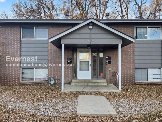 Building Photo - 1305 Burton Ct