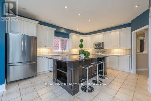 Building Photo - 63 The Fairways