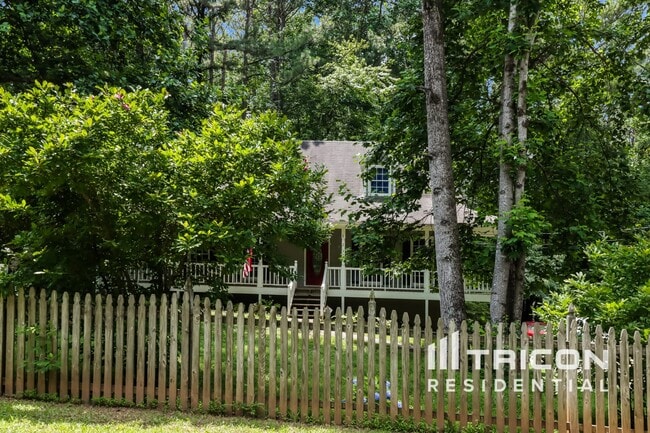 Building Photo - 623 Cedarcrest Rd